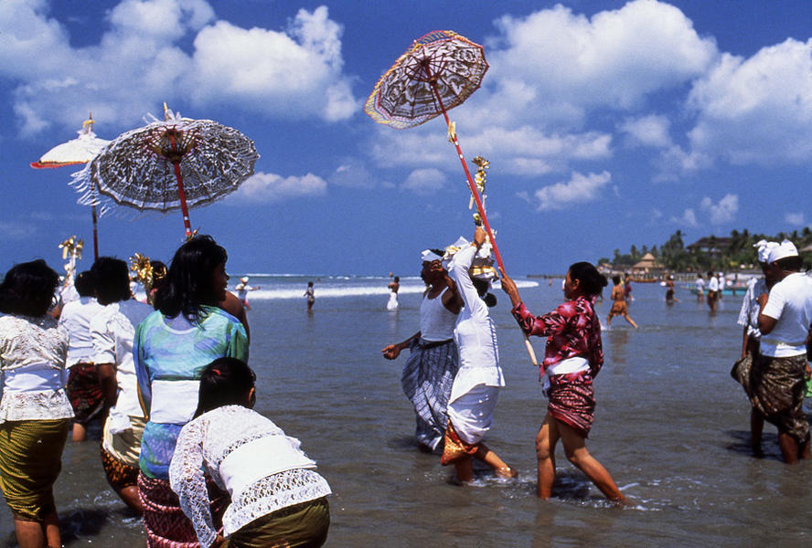 Funeral ceremony in Kuta Beach