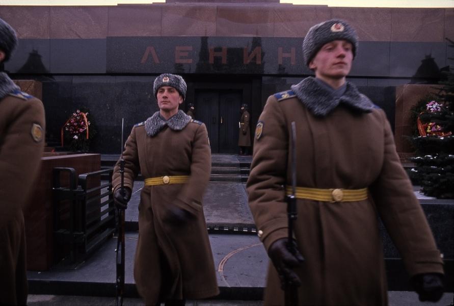 Red Army: Lenin's tomb